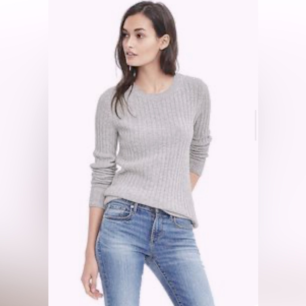 Banana Republic Angora Cable Knit Crewneck Sweater, Light Gray, Raw Hem, Small